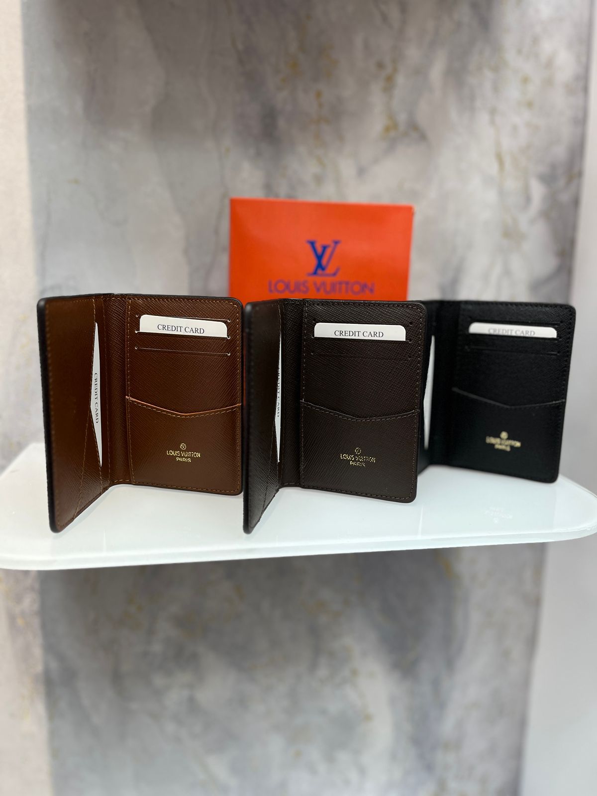 💳 حافظ على بطاقاتك بأمان وأناقة 💳